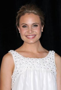 Leah Pipes